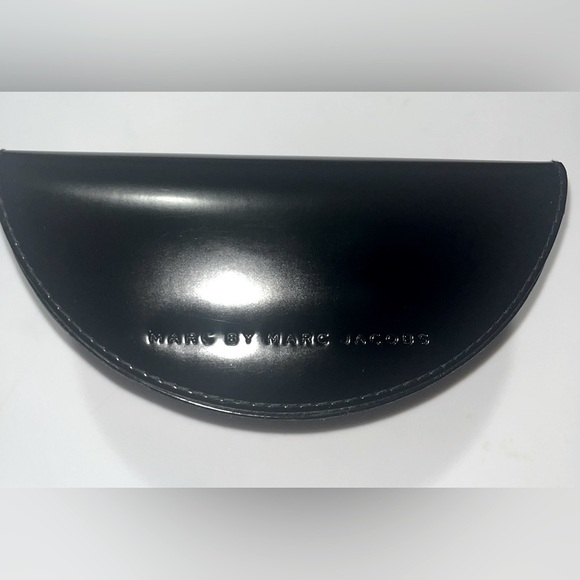 Marc by Marc Jacobs Black Patent Leather Sunglasses Case - Picture 3 of 10